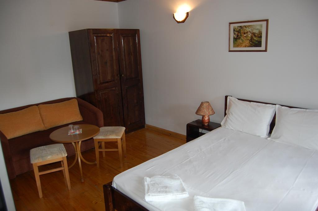 Kazasovata Guest House Treavna Exterior foto