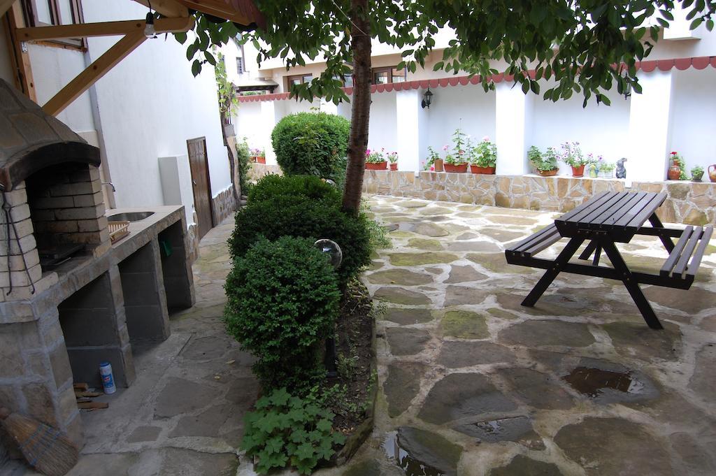 Kazasovata Guest House Treavna Exterior foto